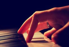 [图]福登戴帽罗德里传射 曼城4-1维拉距榜首1分.